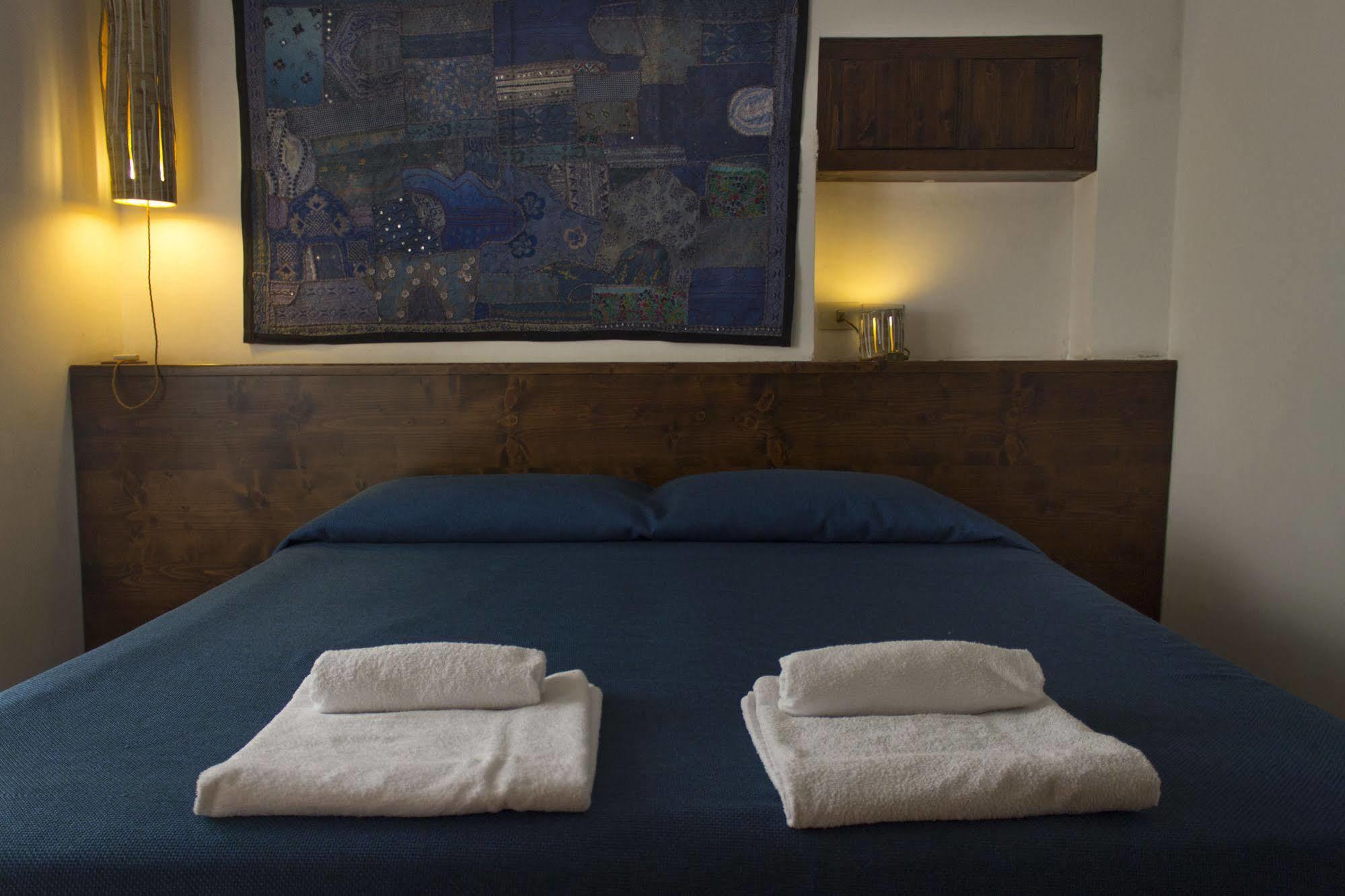 Bed and Breakfast Dimora Dei Giganti à Naples Extérieur photo